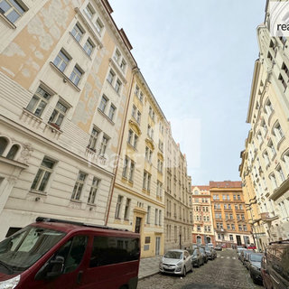 Pronájem bytu 2+kk 41 m² Praha, Bulharská
