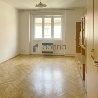 Prodej bytu 1+kk a garzoniéry 31 m² Praha, Za poštou