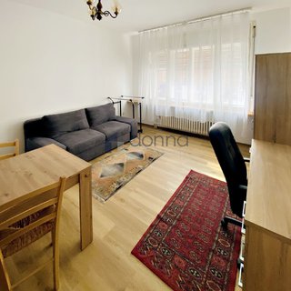 Pronájem bytu 1+kk a garzoniéry 29 m² Praha, Slezská