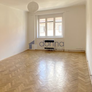 Pronájem bytu 1+kk a garsoniéry 32 m² Praha, Za poštou
