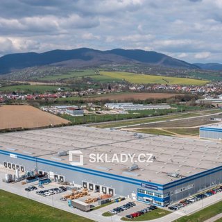 Pronájem skladu 6 886 m² na Slovensku