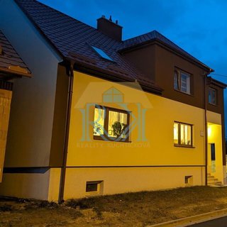 Prodej rodinného domu 260 m², Veselská