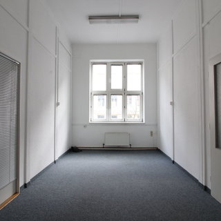 Pronájem kanceláře 14 m² Praha, U průhonu