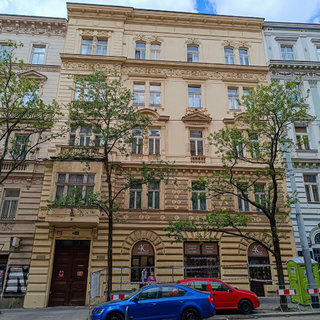 Pronájem bytu 4+1 111 m² Praha, Korunní