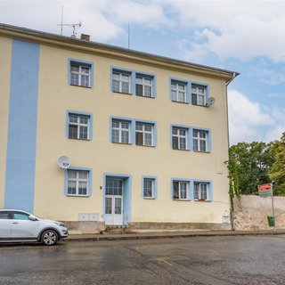 Prodej bytu 2+kk 43 m² Plaňany, Komenského