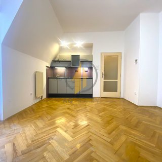 Pronájem bytu 1+kk a garsoniéry 83 m² Jičín, Chelčického