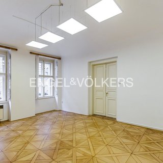 Pronájem bytu 2+1 90 m² Praha, V tůních