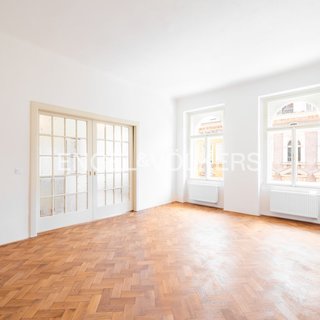 Pronájem bytu 4+1 140 m² Praha, Lublaňská
