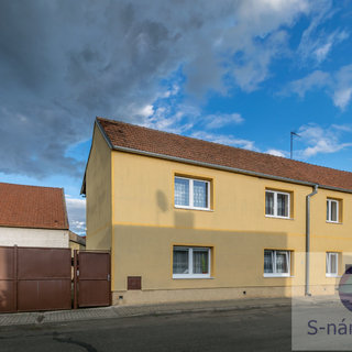 Prodej rodinného domu 320 m² Dobříň, K Přívozu