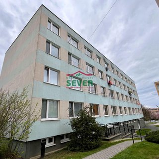 Prodej bytu 1+kk a garzoniéry 33 m² Louny, Lipová