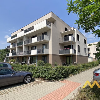 Pronájem bytu 3+kk 91 m² Hradec Králové, Farářství