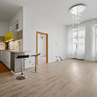 Pronájem bytu 3+kk 72 m²