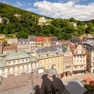 Pronájem bytu 2+kk 41 m² Karlovy Vary, Zámecký vrch
