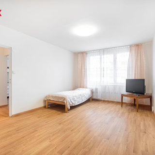 Prodej bytu 1+1 42 m² Karlovy Vary, Vítězná