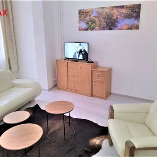 Pronájem bytu 2+1 50 m² Karlovy Vary, Tržiště