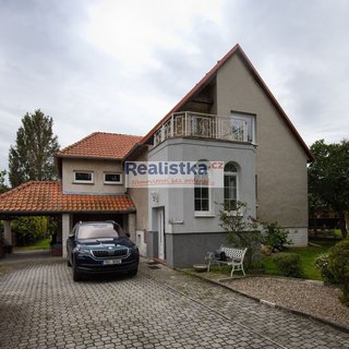 Prodej rodinného domu 185 m² Panenský Týnec