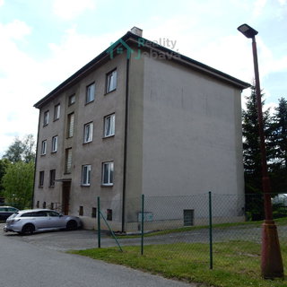 Prodej bytu 3+1 73 m² Svratouch, 