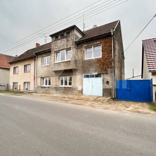 Prodej rodinného domu 220 m² Polepy, 