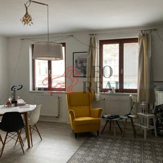 Pronájem bytu 1+kk a garsoniéry 36 m² Praha, Husitská
