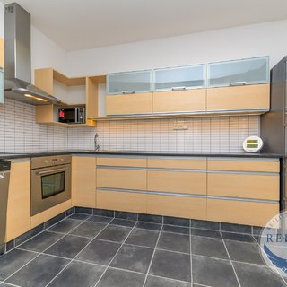 Pronájem bytu 3+kk 67 m² Praha, U Uranie