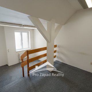 Pronájem bytu 1+kk a garsoniéry 25 m² Plzeň, Houškova