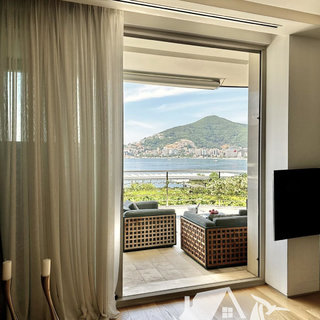 Prodej bytu 3+kk 150 m² v Černé Hoře