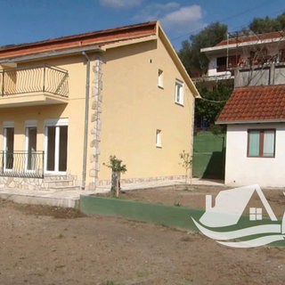 Prodej rodinného domu 187 m² v Černé Hoře