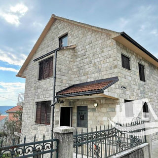 Prodej rodinného domu 280 m² v Černé Hoře