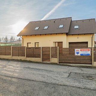 Prodej rodinného domu 150 m² Křenice, Lomená