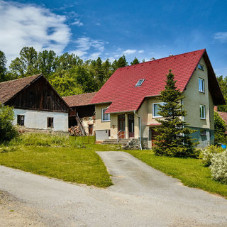 Prodej rodinného domu 800 m² Komařice