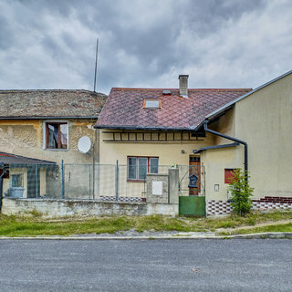 Prodej rodinného domu 46 m² Líšťany, Hrabačov