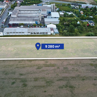 Prodej komerčního pozemku 9 278 m² Mělník, Strážnická