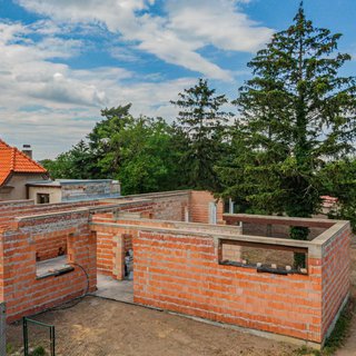 Prodej stavební parcely 1 054 m² Zbuzany