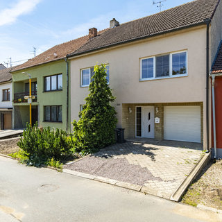 Prodej rodinného domu 370 m² Bořetice, 