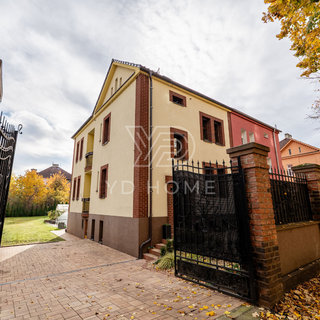 Prodej rodinného domu 268 m², Plzenecká