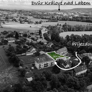 Prodej stavební parcely 900 m² Dvůr Králové nad Labem, 