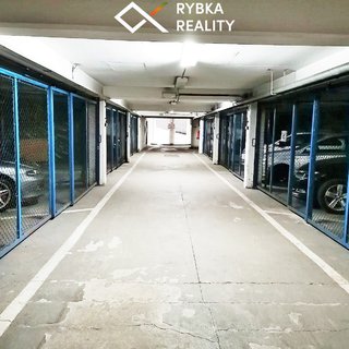 Pronájem parkovacího místa 17 m², Slezská