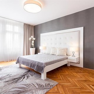 Pronájem bytu 4+1 136 m² Praha, Národní