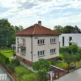 Prodej rodinného domu 210 m², Zahradní