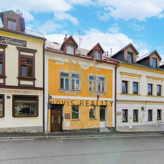 Prodej rodinného domu 240 m² Bečov nad Teplou, nám. 5. května