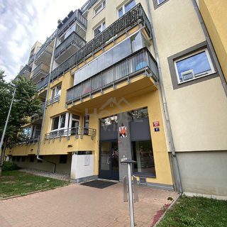 Prodej bytu 1+kk a garsoniéry 42 m² Praha, Zakšínská