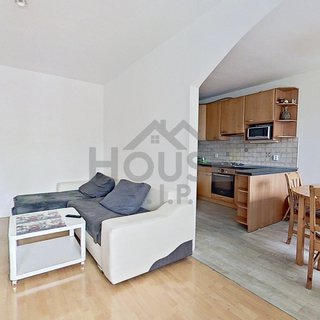 Prodej bytu 3+1 78 m² Praha, Pod strání