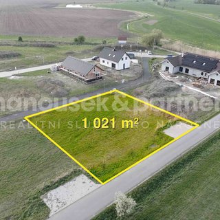 Prodej stavební parcely 1 021 m² Divec, 