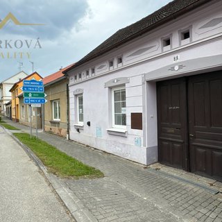 Prodej rodinného domu 100 m² Dolní Bukovsko, nám. Jiráskovo