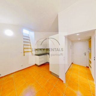 Pronájem bytu 2+kk 32 m² Praha, Křížová