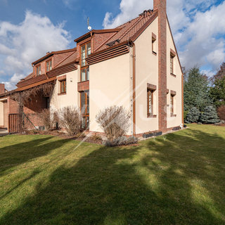 Prodej rodinného domu 210 m² Dobřejovice, 