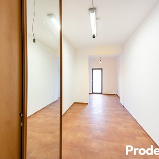 Pronájem kanceláře 87 m² Znojmo, Jarošova