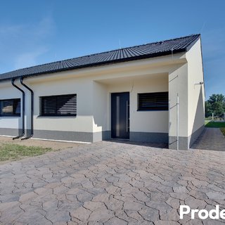 Prodej rodinného domu 73 m² Hevlín, 