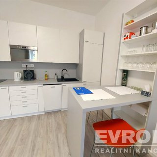 Prodej bytu 1+kk a garsoniéry 33 m² Praha, Vršovická