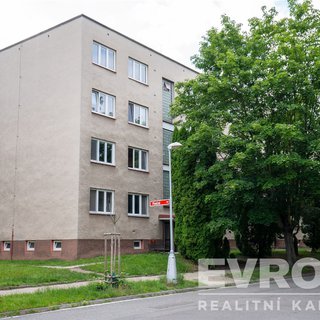 Pronájem bytu 3+1 70 m² Hradec Králové, Fučíkova